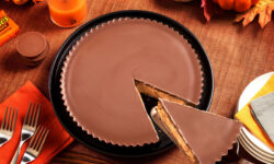 Reese’s Introduces Nine Inch Thanksgiving Pie