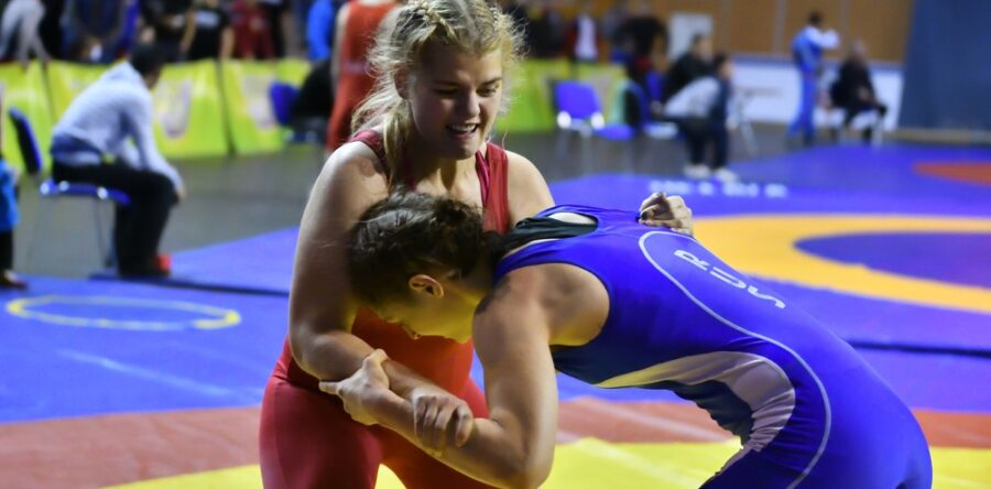 Newer Female Grapplers, Like Chess, Learn Basic Terms And Moves From Experts